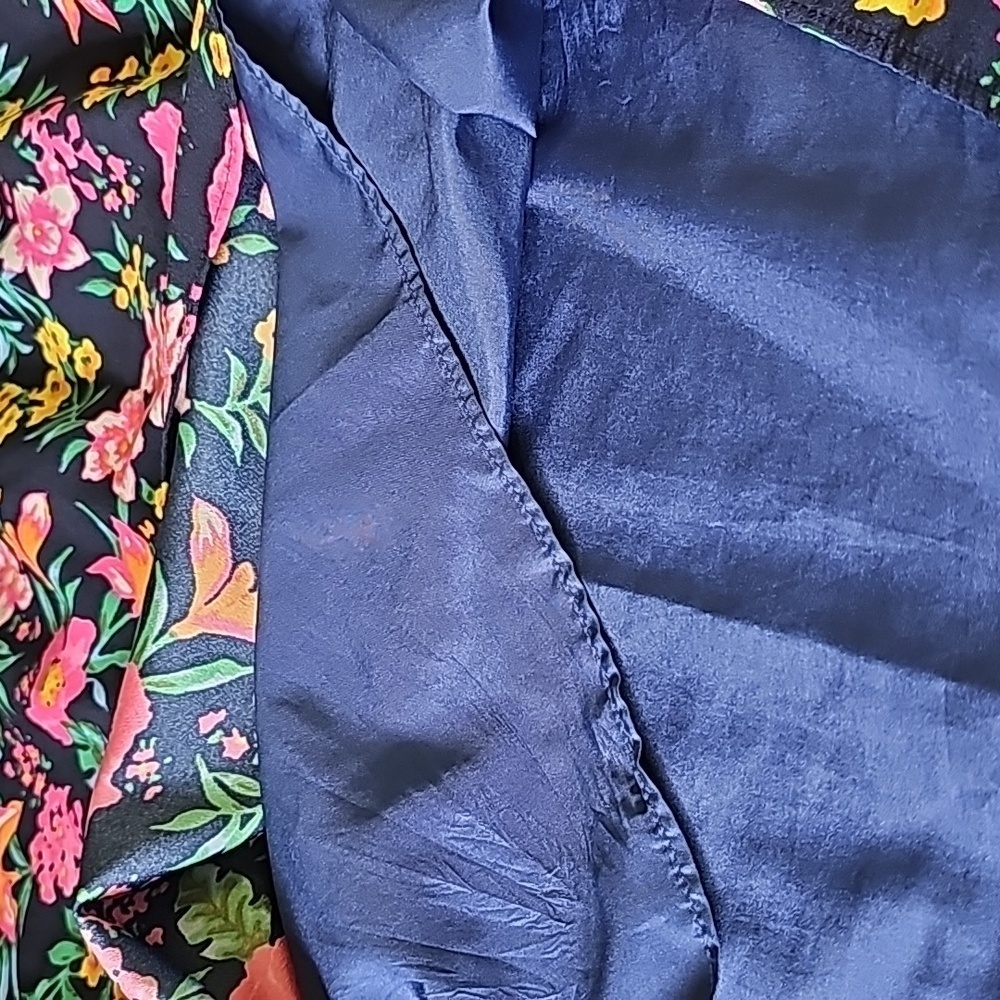J.Crew women's sleevless top. Beautiful colors completely lined. Size medium. - Picture 9 of 12